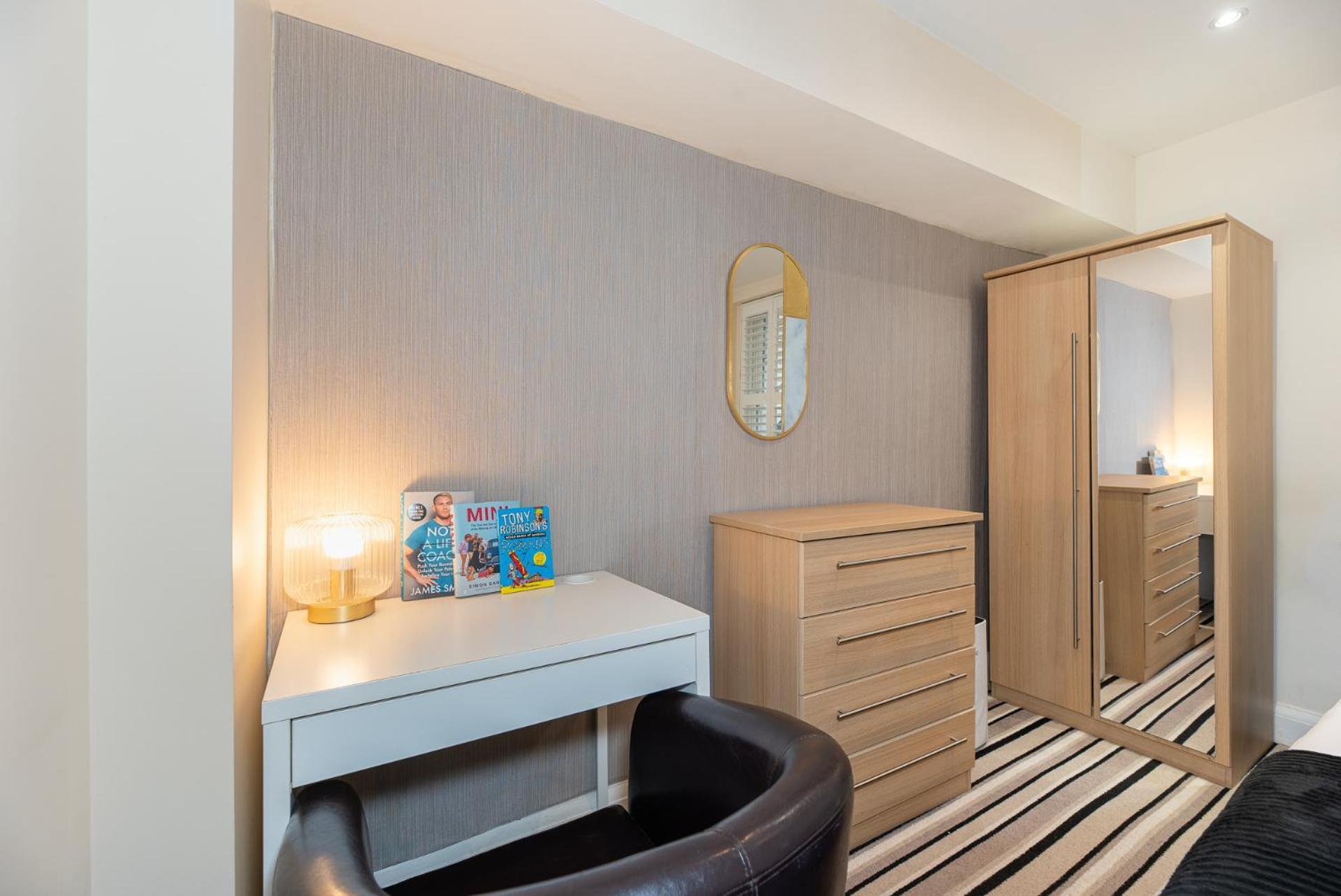 3 Bedroom Apartment With Private Terrace In Pimlico, Westminster, Victoria London Ngoại thất bức ảnh