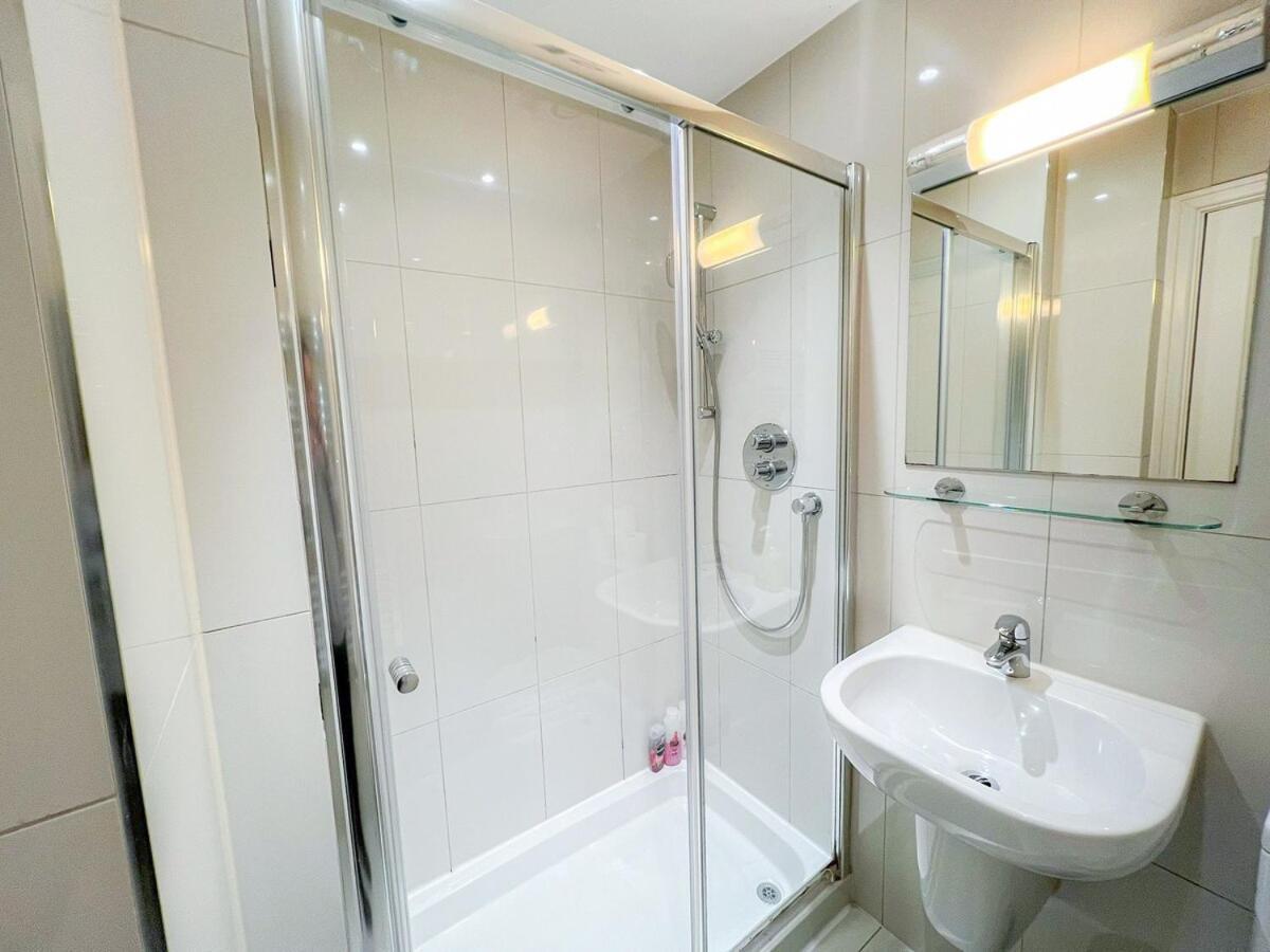 3 Bedroom Apartment With Private Terrace In Pimlico, Westminster, Victoria London Ngoại thất bức ảnh