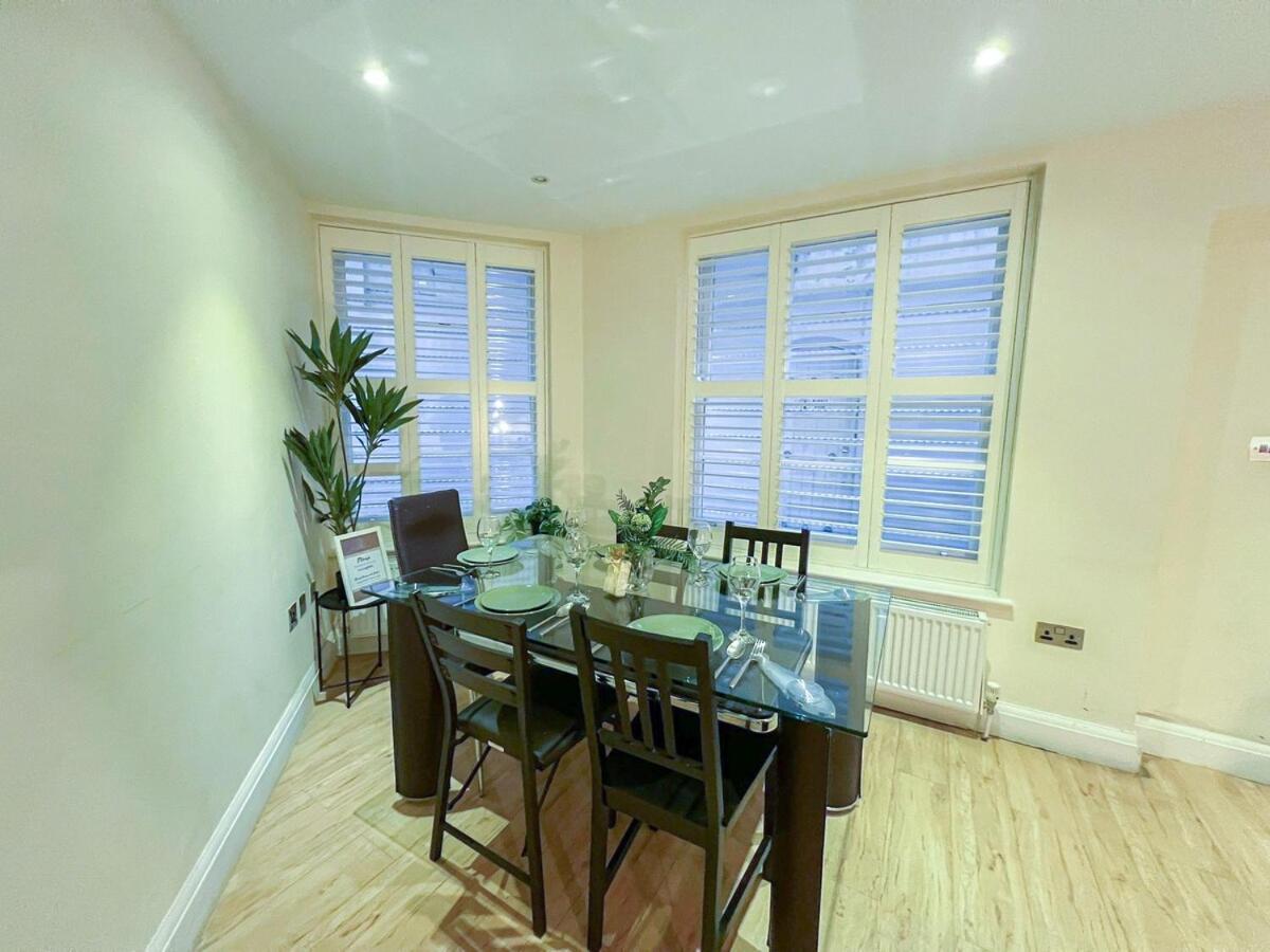 3 Bedroom Apartment With Private Terrace In Pimlico, Westminster, Victoria London Ngoại thất bức ảnh